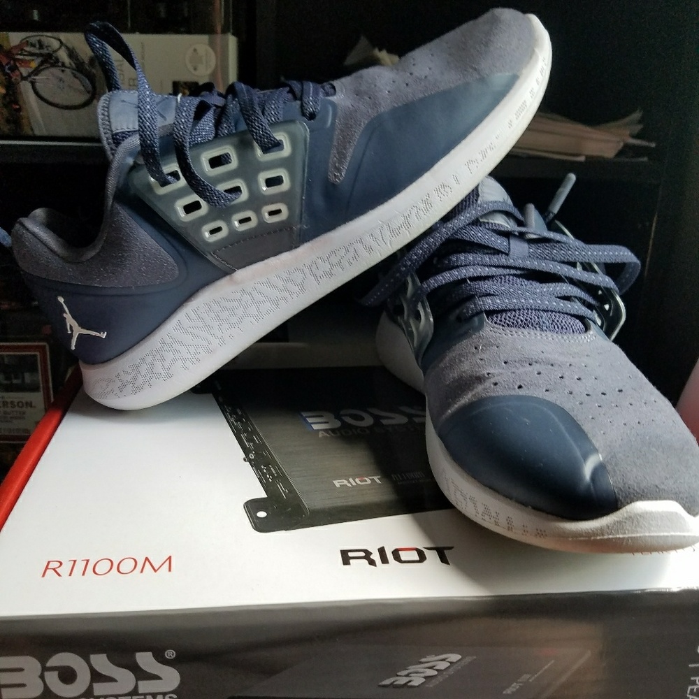 Men's shoes